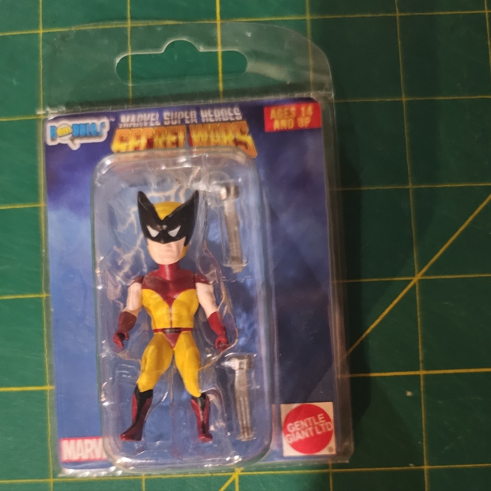 Marvel Retro Comic Character Wolverine Collection - Picture 2 of 3